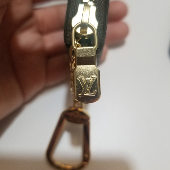 Louis Vuitton Key Pouch - Picture 6 of 7